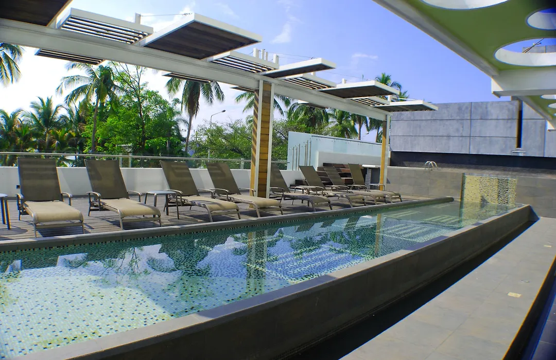 Ramada By Wyndham Acapulco Hotel & Suites-1
