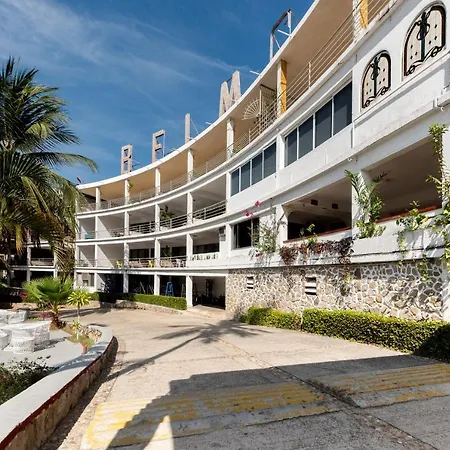 Oyo Hotel Belmar,Caleta, Acapulco-3