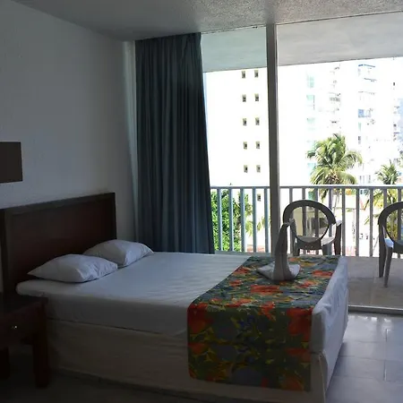 El Presidente Acapulco-2
