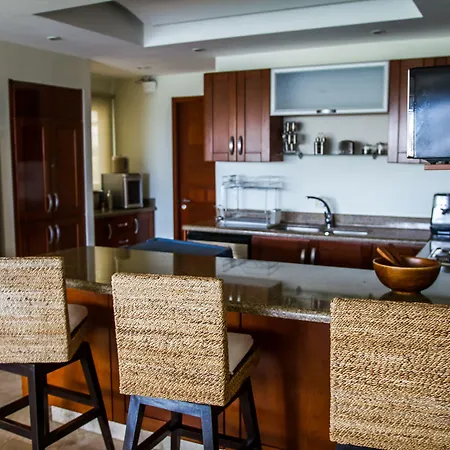 B Pichilingue Rooms & Beach Club-3