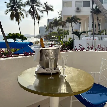 Hotel Acapulco Malibu-2